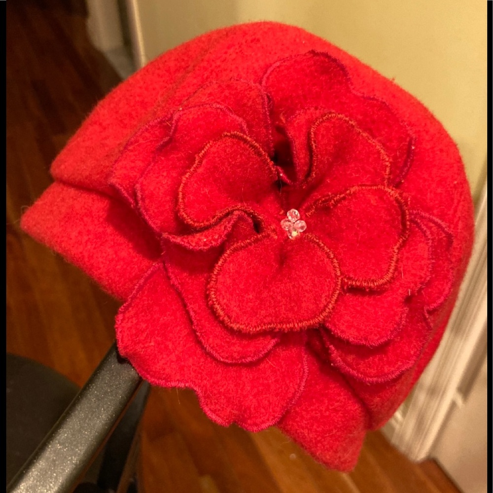 Vintage repro Red Wool Bob Hat with flower